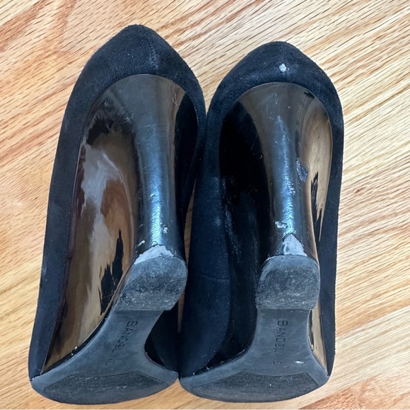 Bandolino Black Suede Wedges with Bow and Patent Leather Heel - Picture 6 of 7